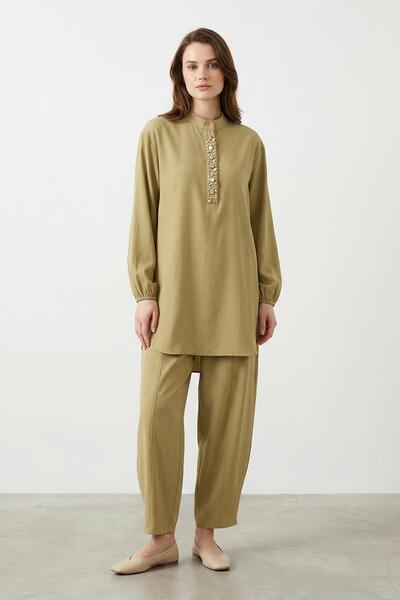 Puane Women's Judge Collar Embroidery Detailed Suit Set – 14422Tks - Olive