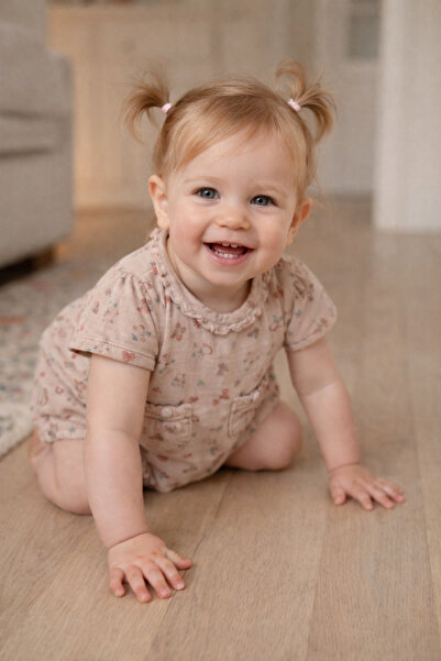 Babydola %100 Pamuk Çiçek Baskılı Kız Bebek Kısa Müslin Tulum 12049