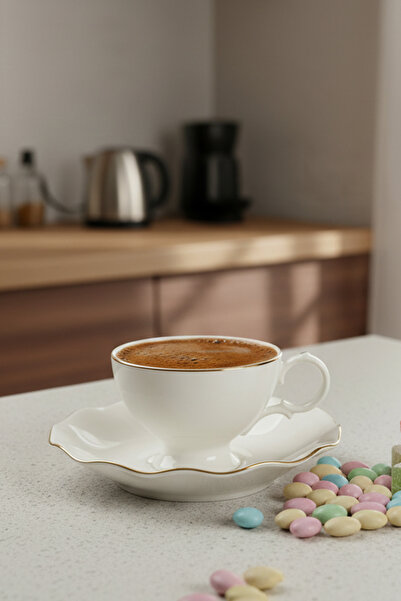 İpek Porselen 6 Kişilik Altın Yaldızlı Bone Zahra Porselen Kahve Fincan Takım...