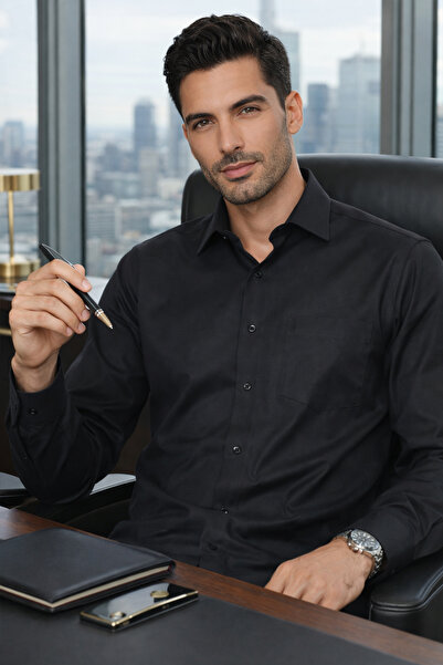 Varetta Ανδρικό μαύρο πουκάμισο με ίσιες τσέπες, φαρδιά γραμμή, βαμβακερό σατ...