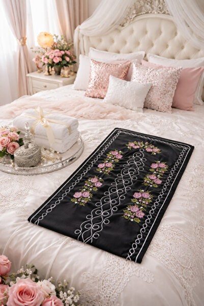 DİLEX Seccade Siyah Etamin Nakışlı Çeyizlik 120x73 cm