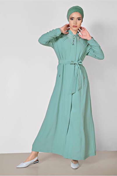 Alvina 1466 Модель з прихованими ґудзиками та кишенями, прикрашена панелями