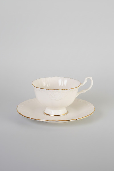 İpek Porselen 2'Li Kabartma Desen Altın Yaldız Goncagül Porselen Çay Fincan T...