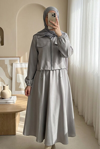 HİJABAYA Σετ Με λεπτομέρεια τσέπης βαρών με φερμουάρ μπροστά, ελαστική μέση κ...