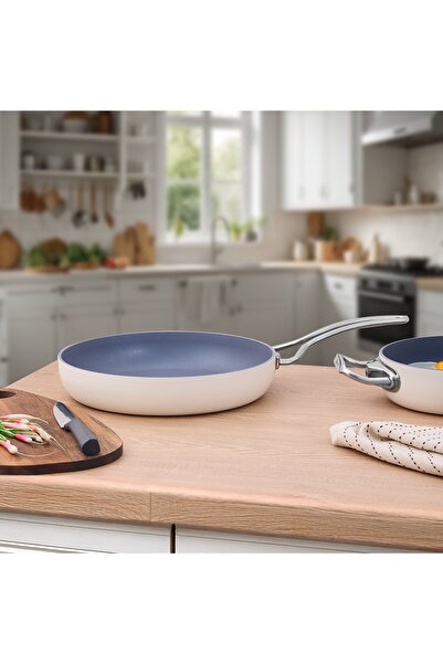 Aryıldız مقلاة كولومبوس كريستال معدنية بمقبض - 26 سم