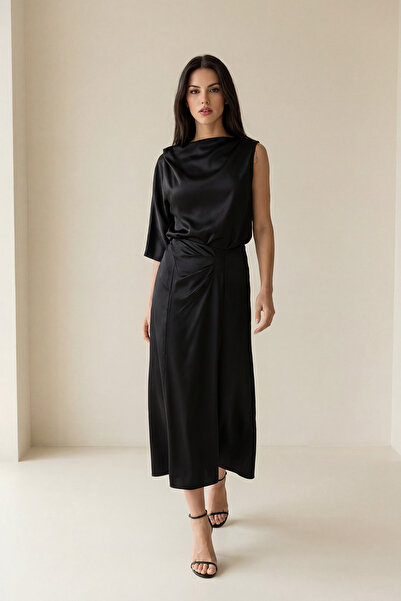 Setre Fusta neagră cu croială lejeră, lungime midi