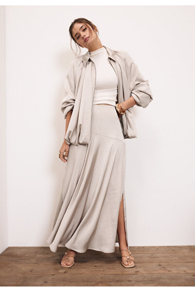 Stradivarius Satin asymmetric skirt