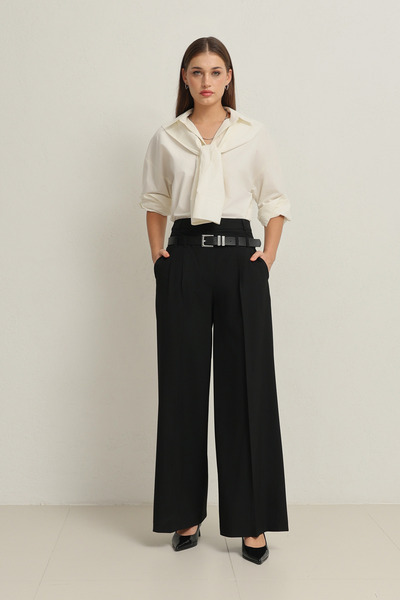 Setre Siyah Pile Detaylı Ve Kemerli Rahat Kesim Geniş Paça Pantolon