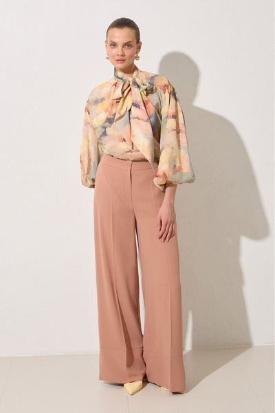 Setre Comfortable Cut Trousers with Salmon Leg Detail