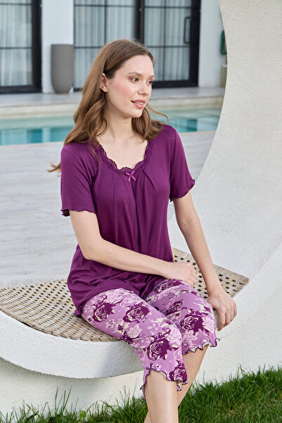 Miss Meryem Komplet pidžama sa kapri pantalonama, kratkim rukavima i detaljim...