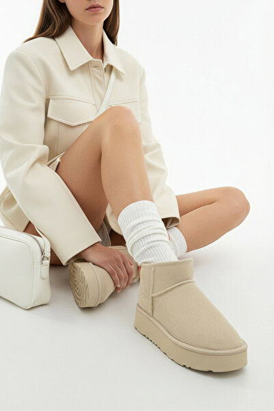 Capone Outfitters Kalın Tabanlı Yuvarlak Burunlu İçi Tüylü Bej Süet Yarım Bot