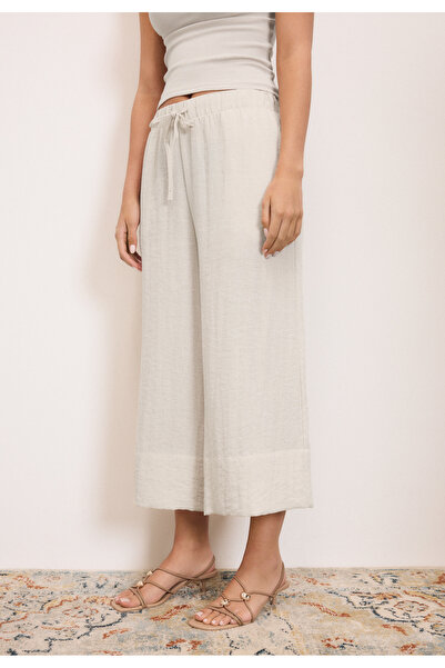 Stradivarius بنطلون واسع مزين بشرابات