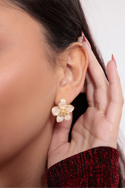 EKİDORA 2’li Beyaz Çiçek Küpe Kadın Şık Takı, Günlük Çelik