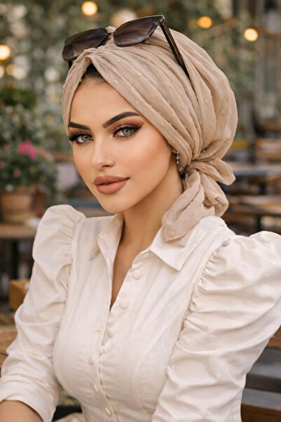 Aişe tesettür Bej Ponpon Tokalı Bone