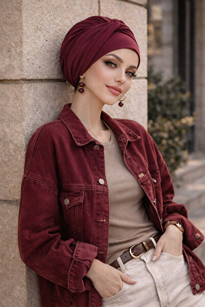 Aişe tesettür Μπονέ με λεπτομέρεια σε μπορντό χρώμα