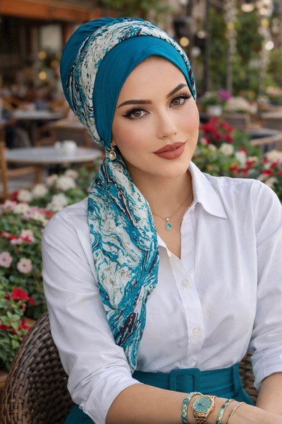 Aişe tesettür Блакитно-біла хустка з візерунком