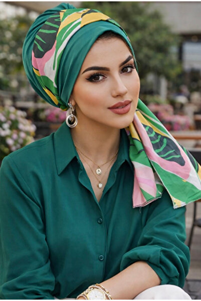 Aişe tesettür Φουλάρι με μοτίβο φύλλων σε χρώμα σμαραγδί