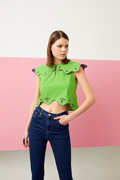 Jus De Pommes GREEN COLLAR AND WAIST LASER CUT ARMLESS CROP BLUZ