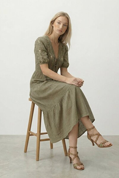 VAGGON Χακί Κεντημένο Φόρεμα Μουσελίνας Midi με λεπτομέρεια με δέσιμο