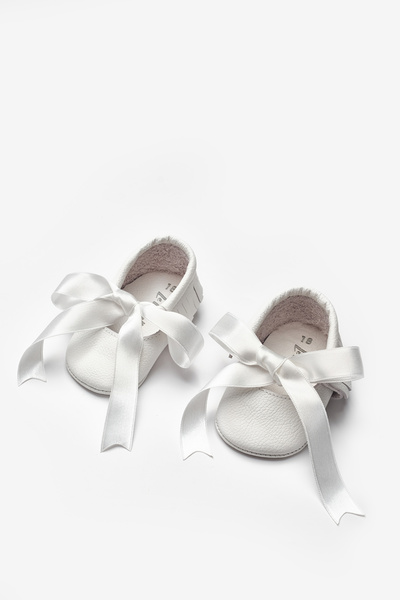Le Mabelle Beyaz Kurdele Detaylı Kız Bebek Deri Makosen