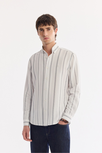 Avva Men's Gray Bottomed Collar Striped Textured Elastane Regular Fit Shirt A...