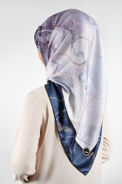 VİOLLA Twill Mermer ve Zincir Desenli İndigo Renkli 90x90 Eşarp (İpek İçermez...
