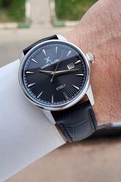 Daniel Klein ساعة يد رجالية بهيكل فضي اللون أسود اللون مقاس 41.5 ملم هيكل فول...