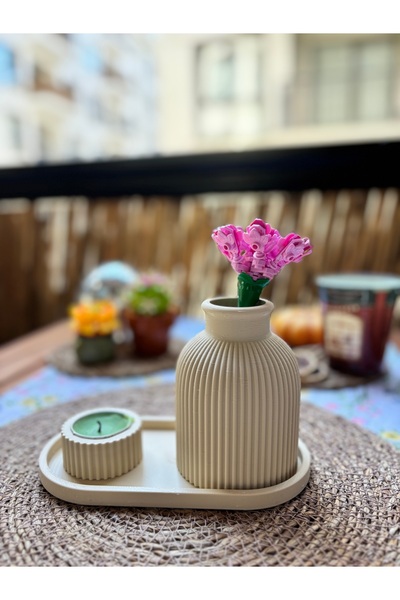 LayerOne Minimal Çizgili Seramik Görünümlü Vazo & Mumluk – Dekoratif Tepsili Set
