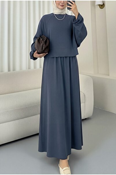 HİJABAYA Σετ με στρογγυλή λαιμόκοψη, μανίκι νυχτερίδα και ελαστική φούστα στη...