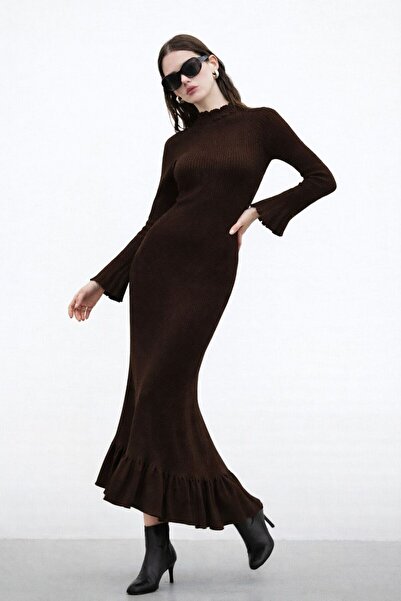 TOFAN TRİKO Γυναικείο φόρεμα με λεπτομέρειες από τεχνικό ύφασμα και κοπή ψαρο...