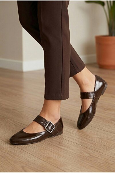 Riventa Kahverengi Kadın Cilt Küt Burun Gümüş Tokalı Alçak Topuklu Kolej Stil...