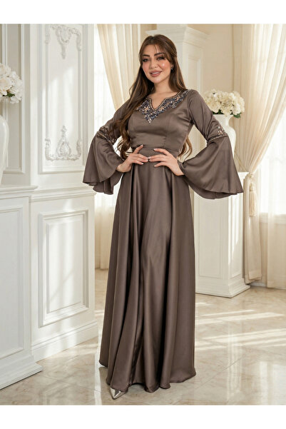 Nice Model Elegant Eastern Style Raised Rose Embroidered Gown With Pleated Sl...