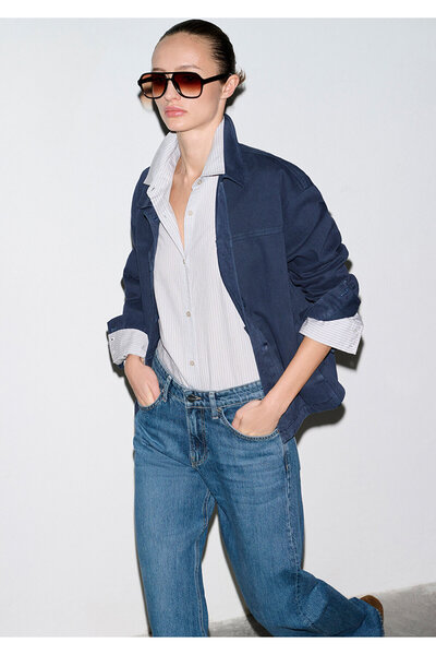 Mavi cu detaliu la buzunar Cămașă bleumarin supradimensionat / Largă croială ...