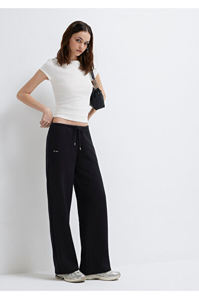 Mavi Pantaloni de trening negri cu logo imprimat 1011124-900