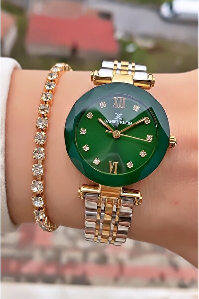 Daniel Klein ساعة يد نسائية مقاومة للماء باللون الذهبي - هدية سوار