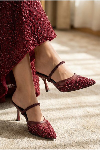 ELMANDO Fomax File Embroidery and Bead Print Detailed Women's Heels in Burgundy