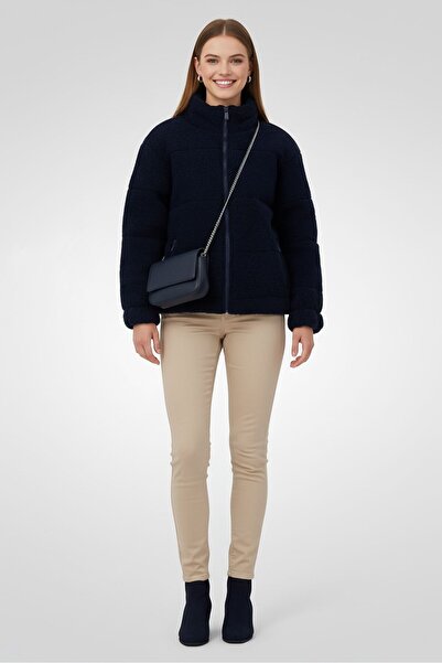 French Connection جاكيت نسائي من الفرو الصناعي المزخرف، أزرق داكن