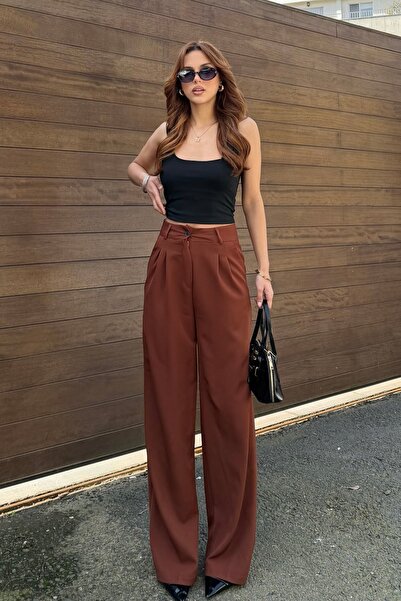 BEJNA Ženske smeđe plisirane palazzo pantalone sa detaljima u obliku strelica