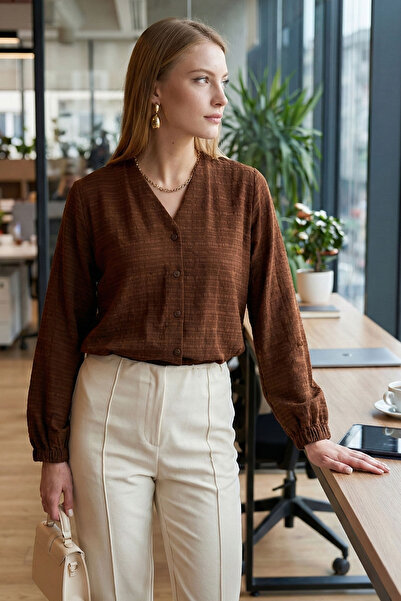 armonika Ženska smeđa košulja sa omotom - Elastični rukav ARM-24K001002