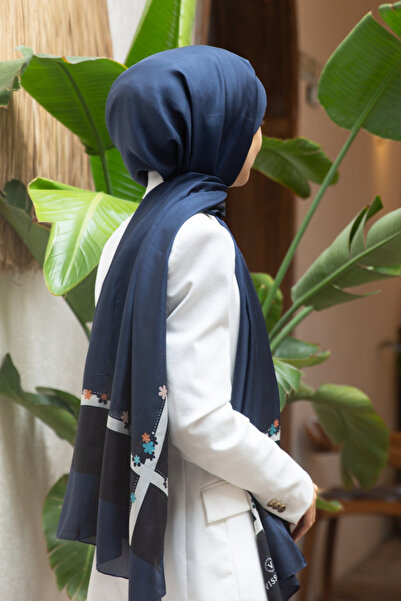 Vissona Σάλι 92x210 με μοτίβο λουλουδιών από 100% μετάξι σε μπλε ναυτικό χρώμα