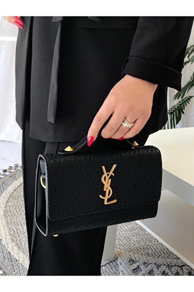 GENERAL A stylish women's Clutch Bag with a modern and elegant design.