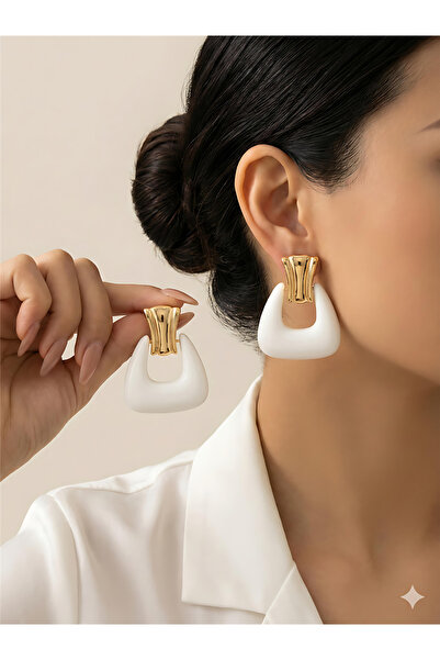 Pelin Aksesuar Beyaz Retro Formlu Altın Kaplama Küpe