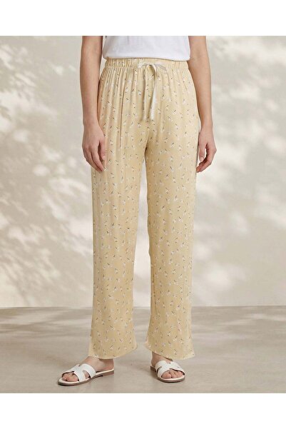 REDTAG بنطلون بيجاما نسائي أصفر مطبوع واسع الساقين