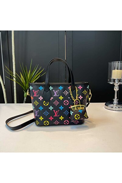 GENERAL Stylish women's handbag with an attractive, modern design