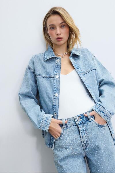 Stradivarius DENIM JACKET WITH PATCH POCKETS AND RHINESTONES