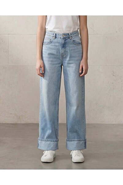 REDTAG بنطلون جينز واسع الساقين بلون فاتح وحافة مطوية للبنات الكبيرات مع حزام