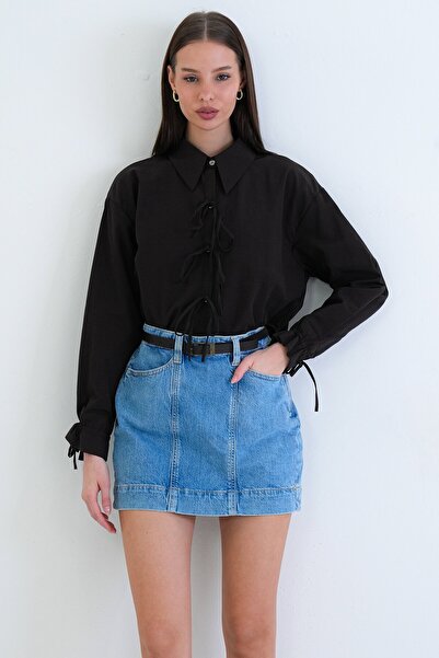VAGGON Tie-Up Crop Blouse