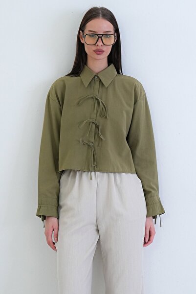 VAGGON Tie-Up Crop Blouse