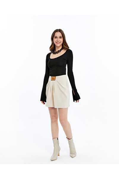 l o v m i Women's Leather Plate-Detail Pleated Mini Skirt – New Season