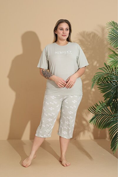 Temporium Women's Curve Plus Size Milan Fabric Capri Short Sleeve Pajama Set